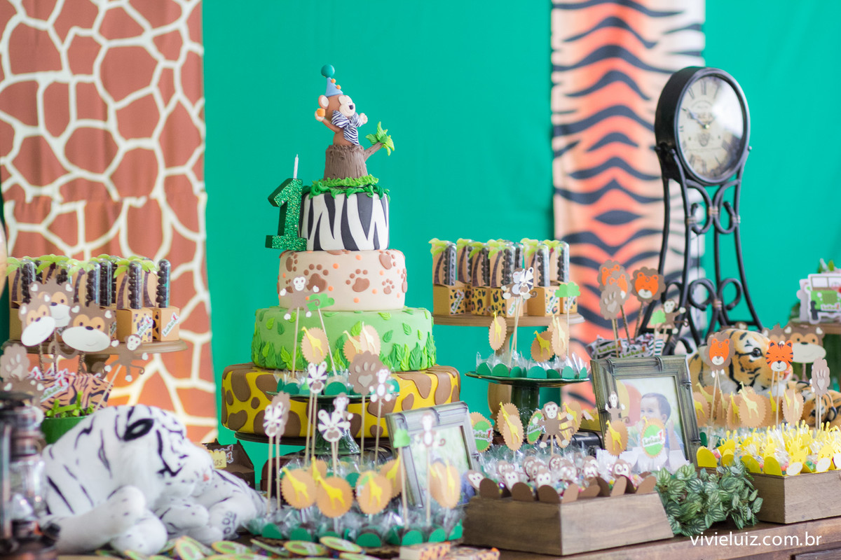 decoracao safari de festa infantil em brasilia com fotos da vivi e luiz fotografias no espaco cata-vento