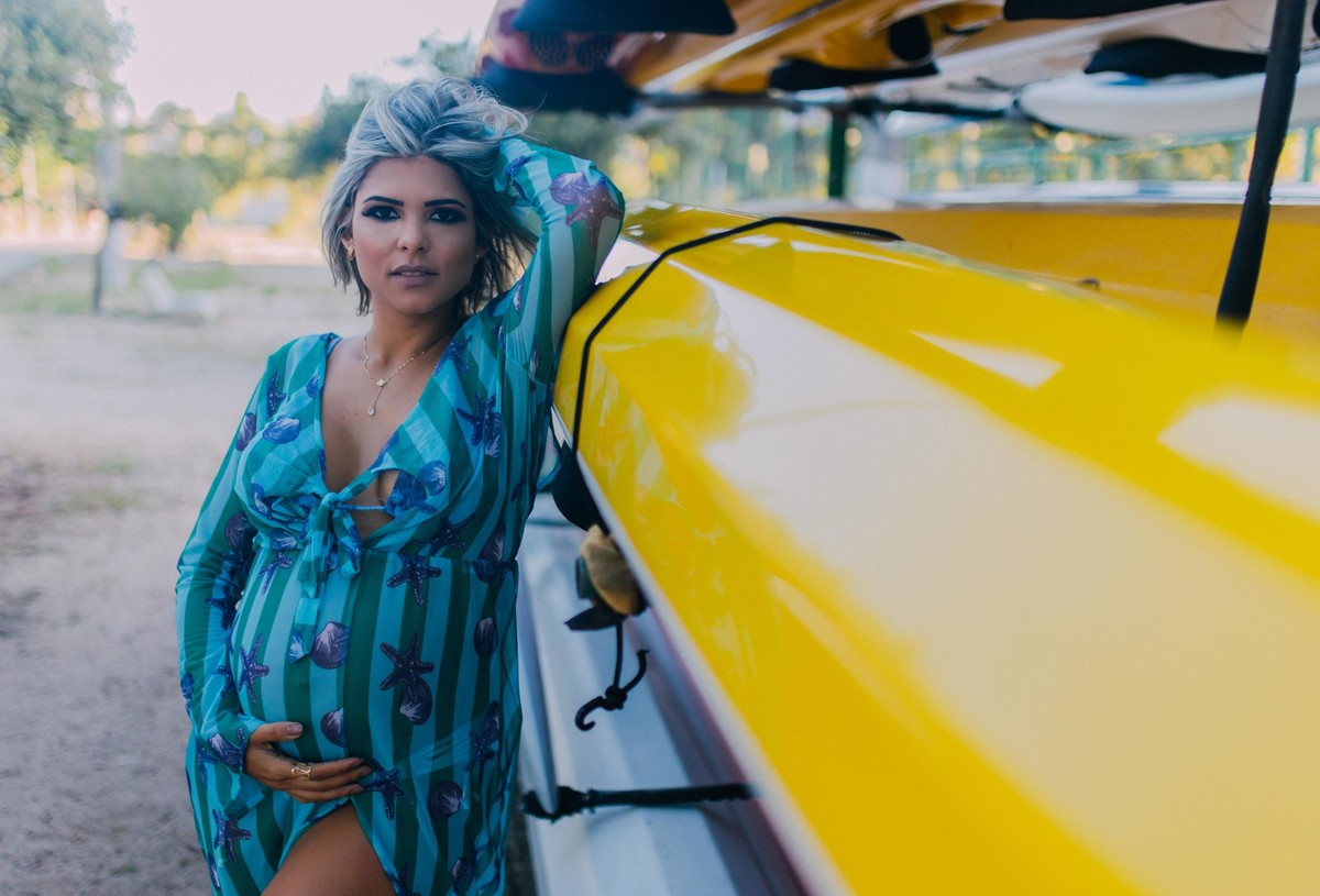 Gestante pregnant ensaio casa home saudável book fotos vitória vila velha roupa leveza bebê gestação neném por sol Golden hour ilha frade neném amor casal belle Cazaroto vestido