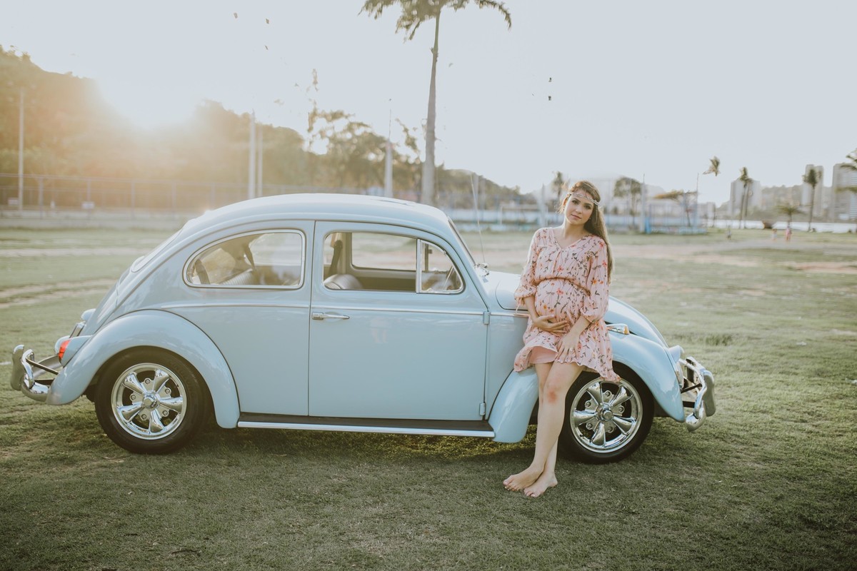 Gestante pregnant ensaio saudável book fotos vitória vila velha roupa leveza bebê gestação neném por sol Golden hour ilha frade neném amor casal fusca diamante prainha convento