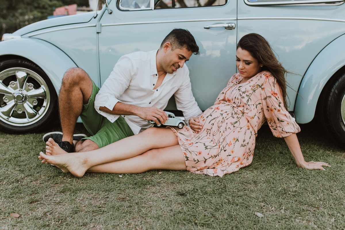 Gestante pregnant ensaio saudável book fotos vitória vila velha roupa leveza bebê gestação neném por sol Golden hour ilha frade neném amor casal fusca diamante prainha convento