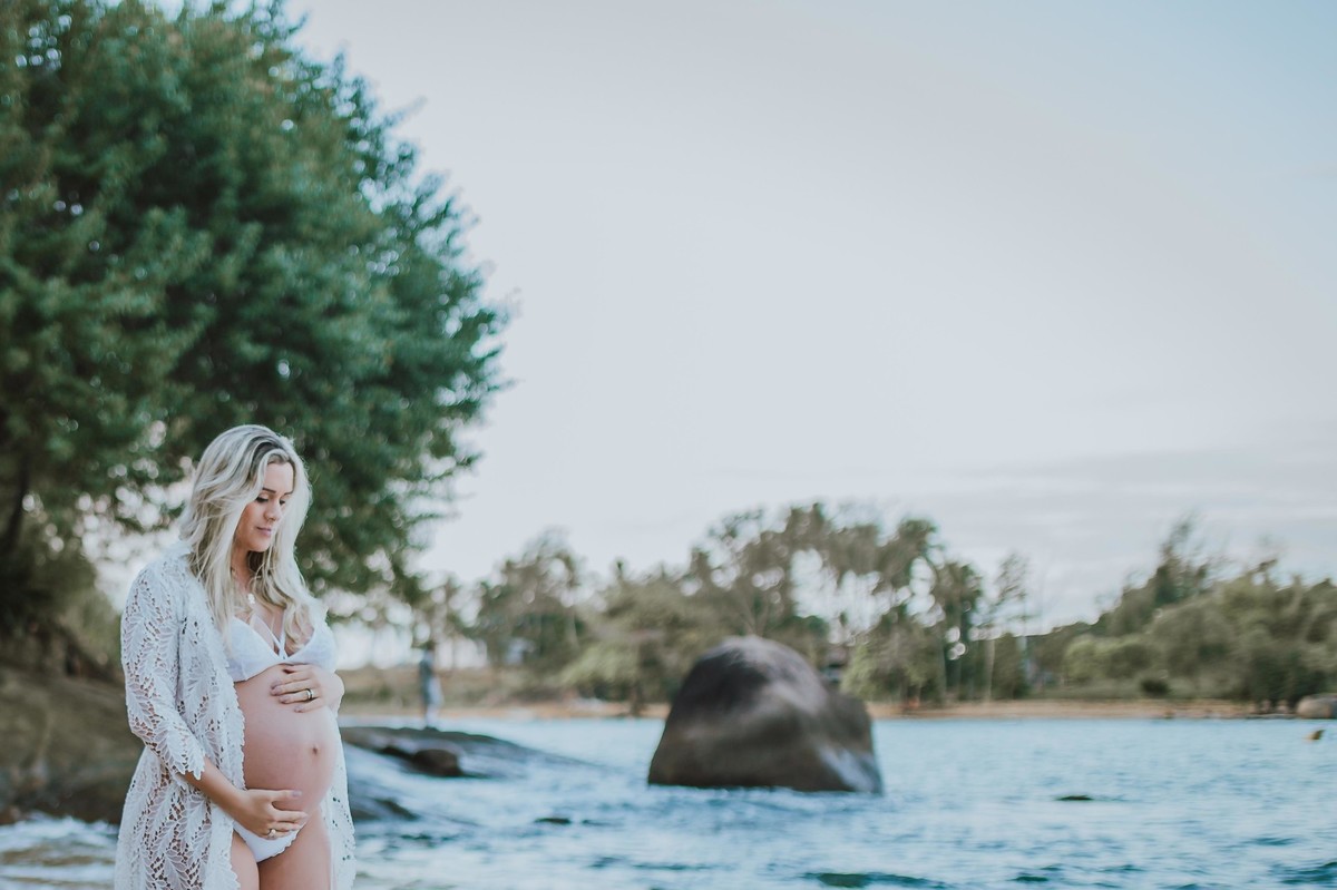 Gestante pregnant ensaio saudável book fotos vitória vila velha roupa leveza bebê gestação neném pôr sol Golden hour pousada farol morro moreno loira