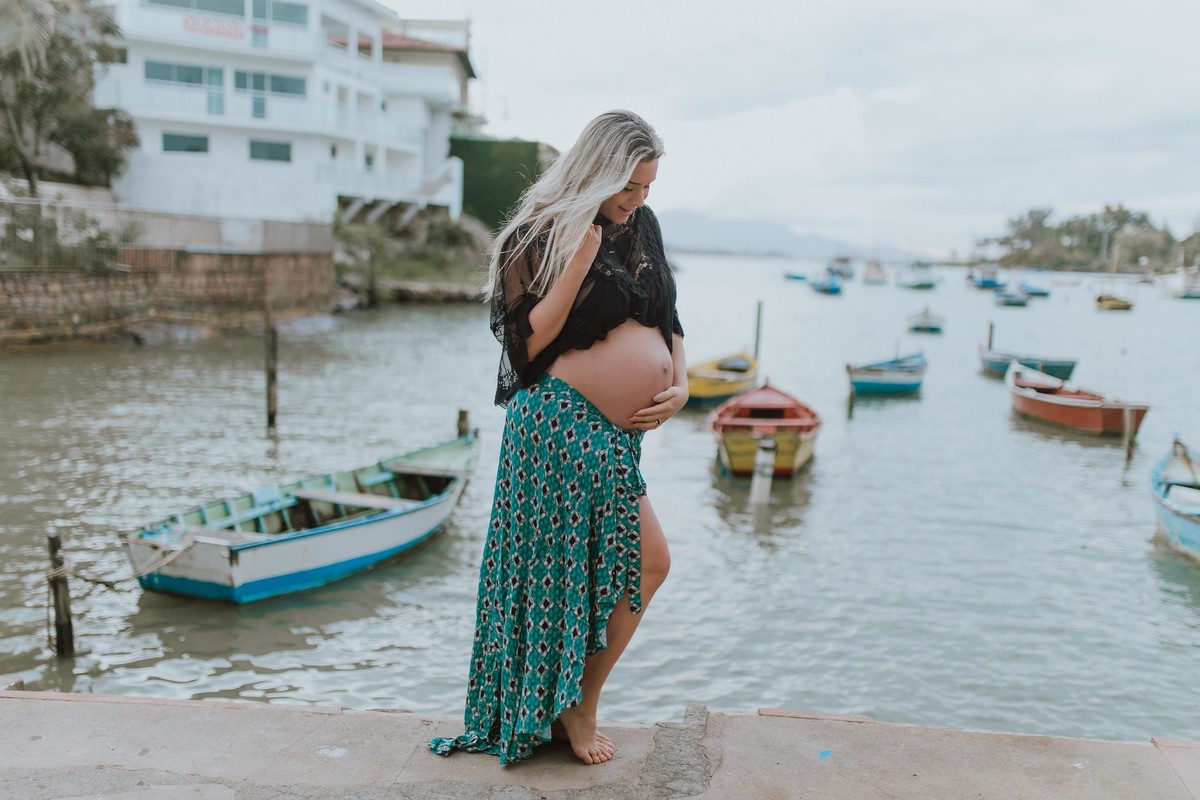 Gestante pregnant ensaio saudável book fotos vitória vila velha roupa leveza bebê gestação neném pôr sol Golden hour pousada farol morro moreno loira