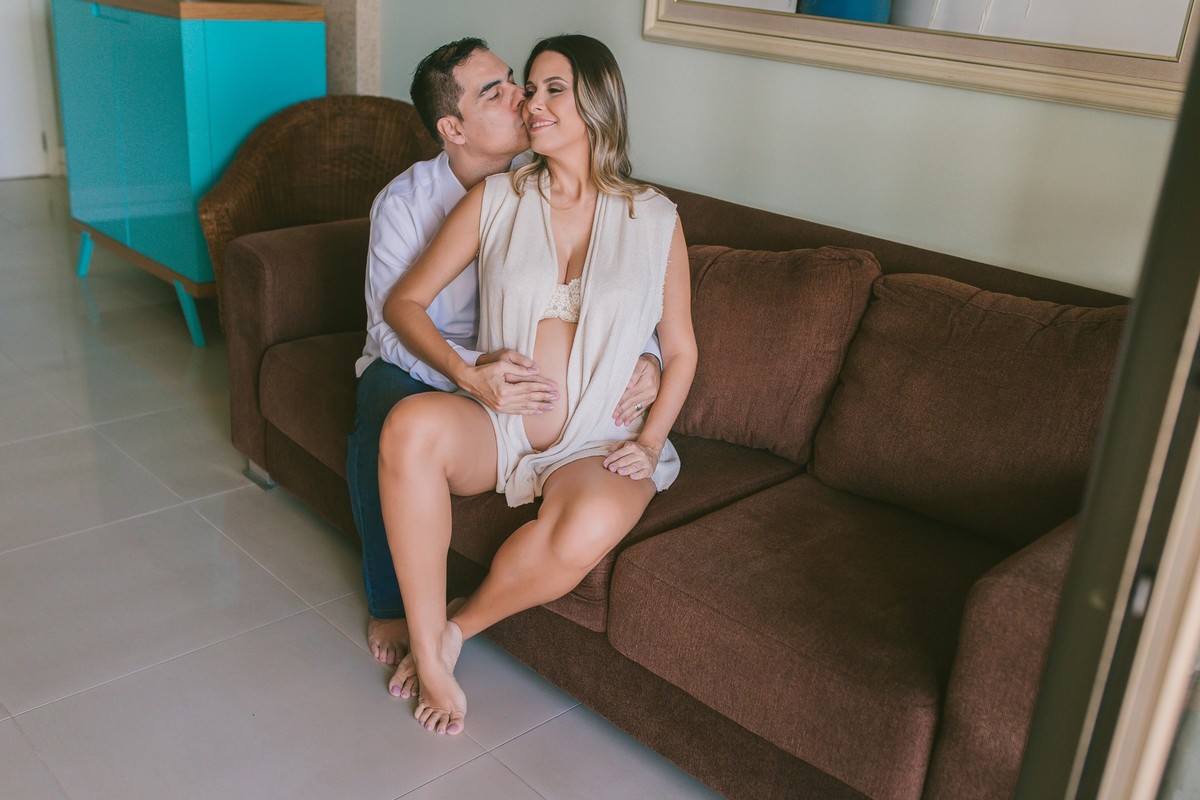 Gestante pregnant ensaio fotografico saudável book fotos vitória vila velha roupa leveza bebê segunda gestação neném fotografa loungerie beleza dentro casa lifestyle