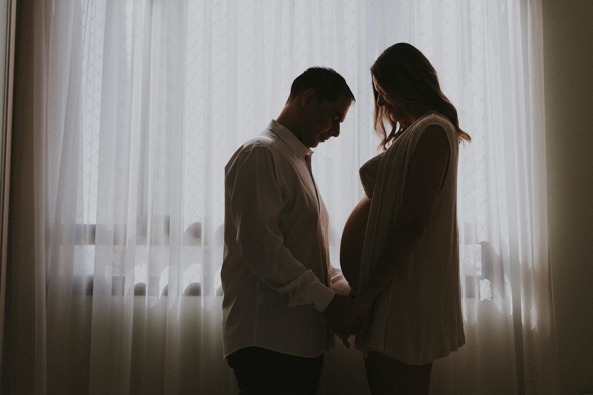 Gestante pregnant ensaio fotografico saudável book fotos vitória vila velha roupa leveza bebê segunda gestação neném fotografa loungerie beleza dentro casa lifestyle