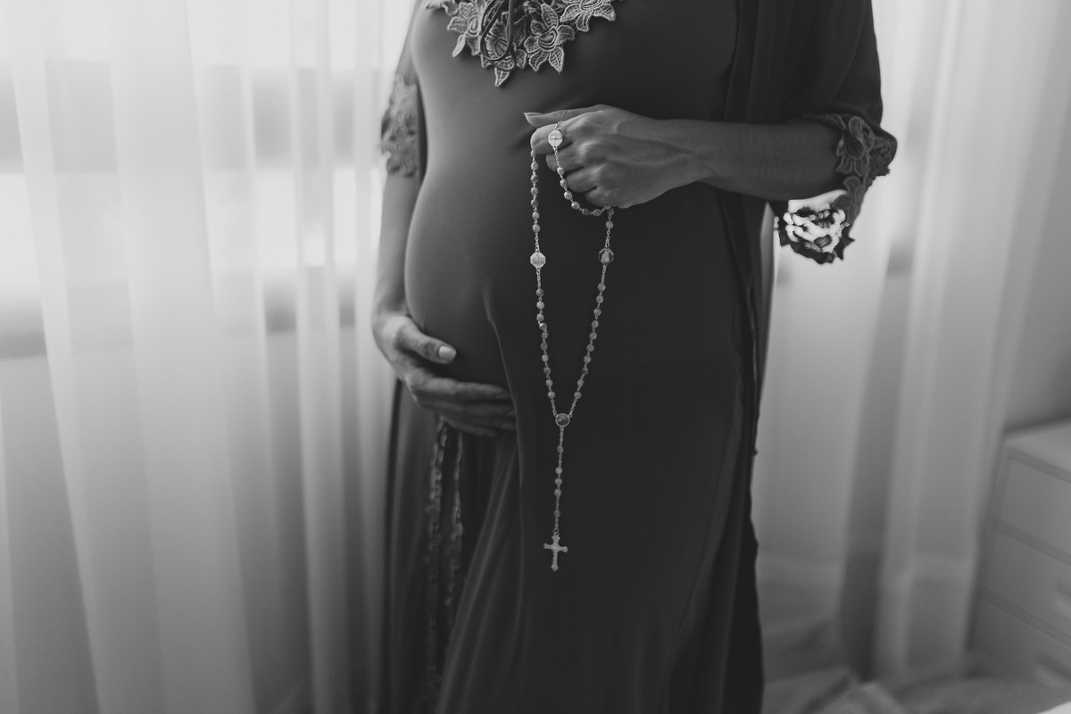 Gestante pregnant ensaio fotografico saudável book fotos vitória vila velha roupa leveza bebê segunda gestação neném fotografa loungerie beleza dentro casa lifestyle