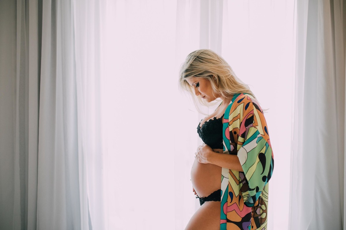 Gestante pregnant ensaio casa home saudável book fotos vitória vila velha lingerie roupa leveza alline passamani bebê gestação praia costa neném Rodriguinho