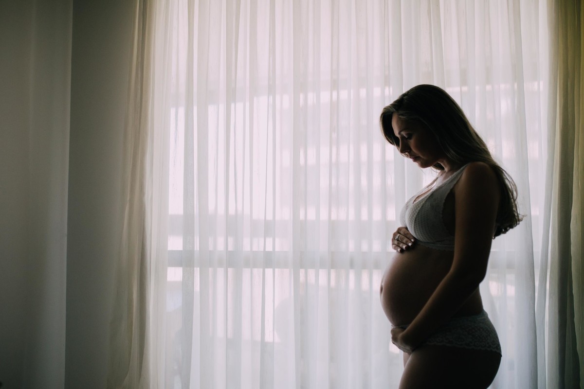 Gestante pregnant ensaio casa home saudável book fotos vitória vila velha lingerie roupa leveza bebê gestação neném juliana são Paulo casa praia costa capixaba segundo filho