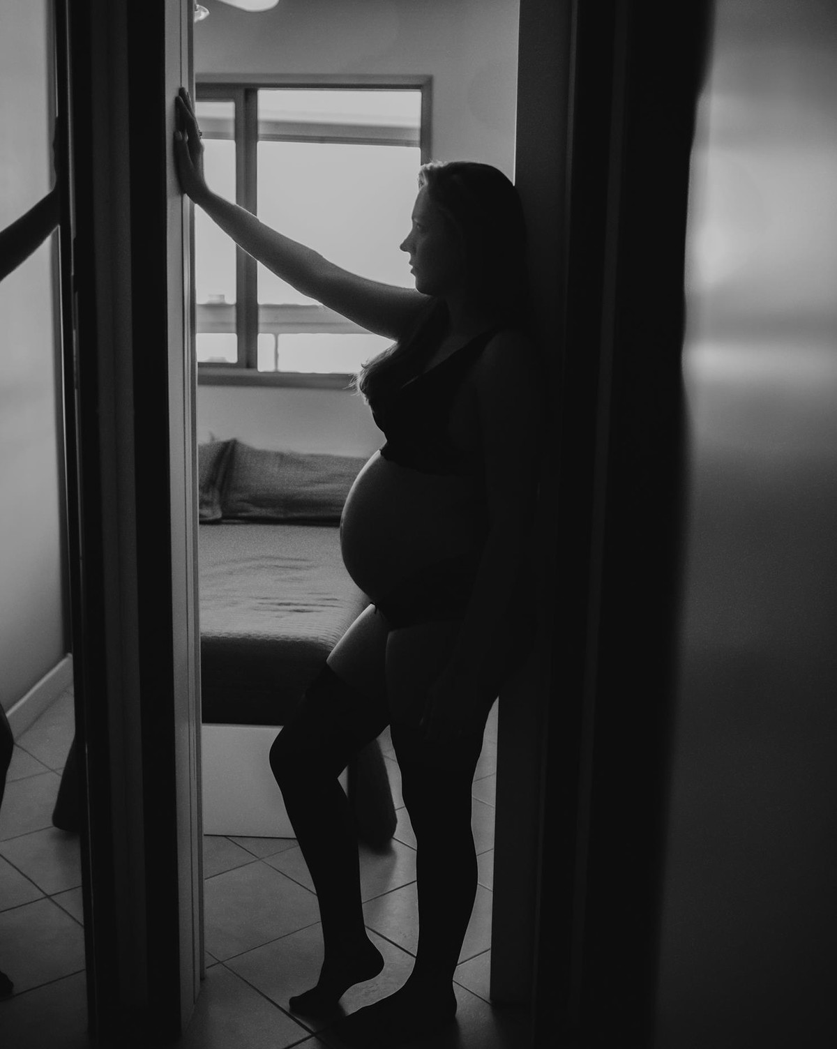 Gestante pregnant ensaio casa home saudável book fotos vitória vila velha lingerie roupa leveza bebê gestação neném juliana são Paulo casa praia costa capixaba segundo filho
