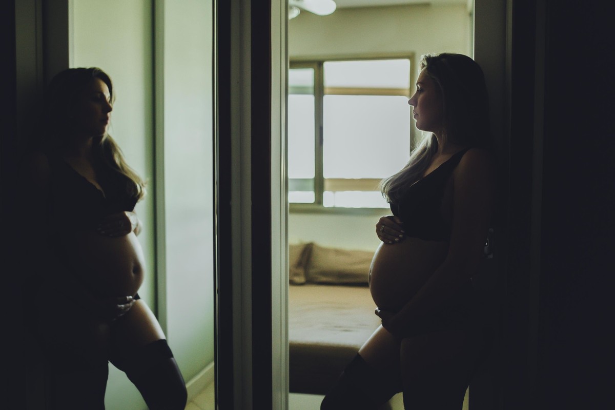Gestante pregnant ensaio casa home saudável book fotos vitória vila velha lingerie roupa leveza bebê gestação neném juliana são Paulo casa praia costa capixaba segundo filho