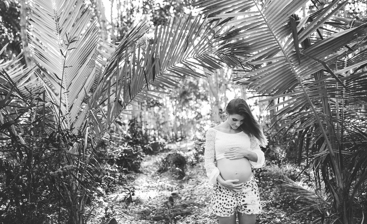 Gestante pregnant ensaio casa home saudável book fotos vitória vila velha lingerie roupa leveza bebê gestação neném viana sara plantação milho Golden hour por sol fazenda sitio