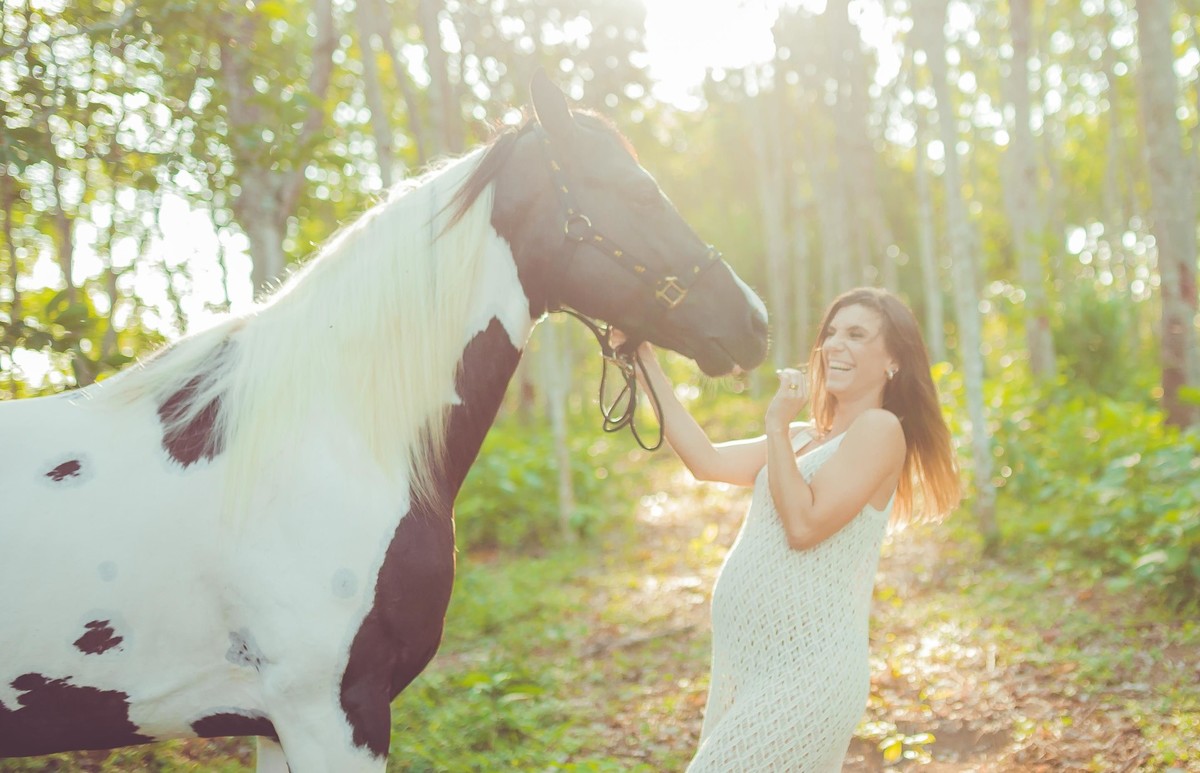 Gestante pregnant ensaio casa home saudável book fotos vitória vila velha lingerie roupa leveza bebê gestação neném viana sara plantação milho Golden hour por sol fazenda sitio