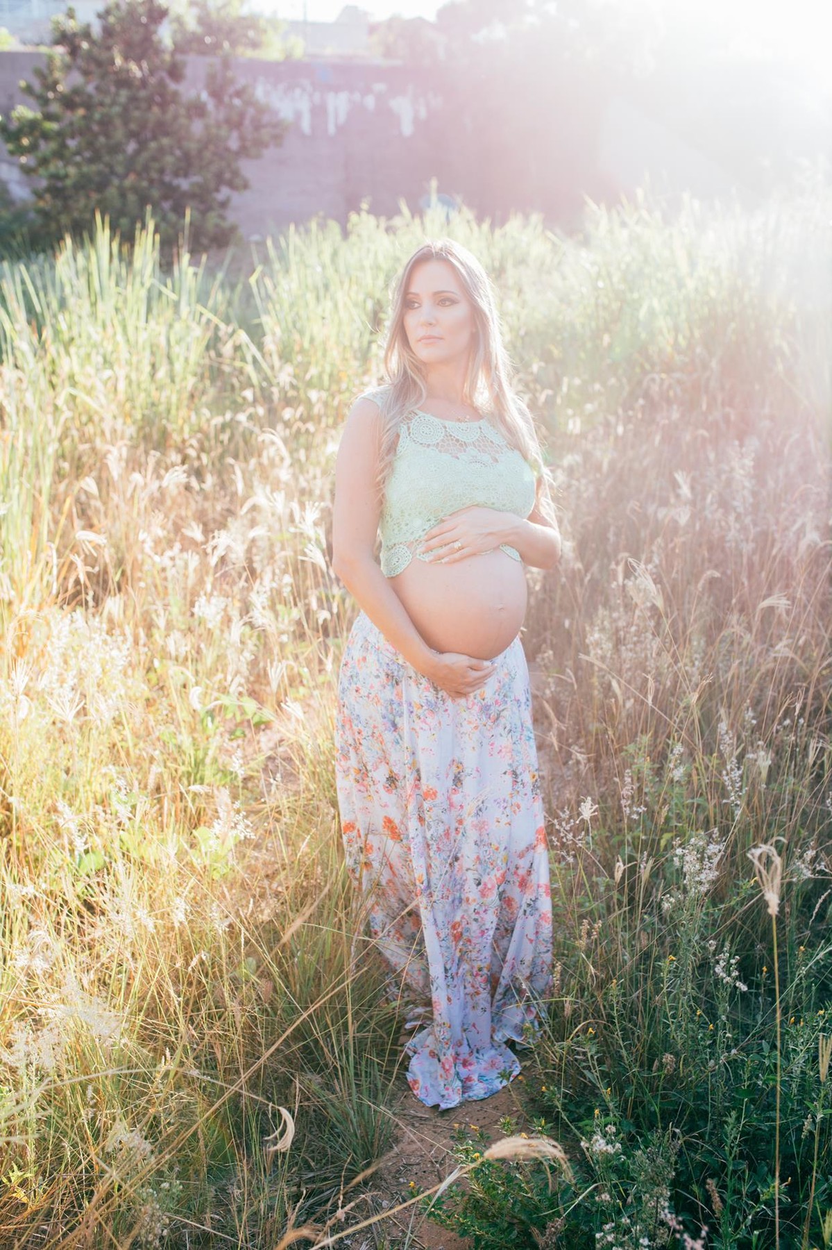 Gestante pregnant ensaio casa home saudável book fotos vitória vila velha roupa leveza bebê gestação neném por sol Golden hour ilha frade neném