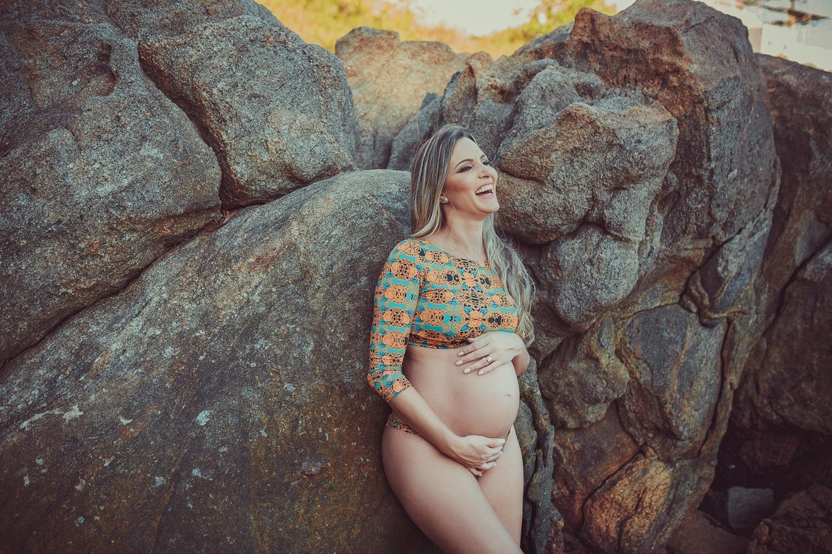 Gestante pregnant ensaio casa home saudável book fotos vitória vila velha roupa leveza bebê gestação neném por sol Golden hour ilha frade neném