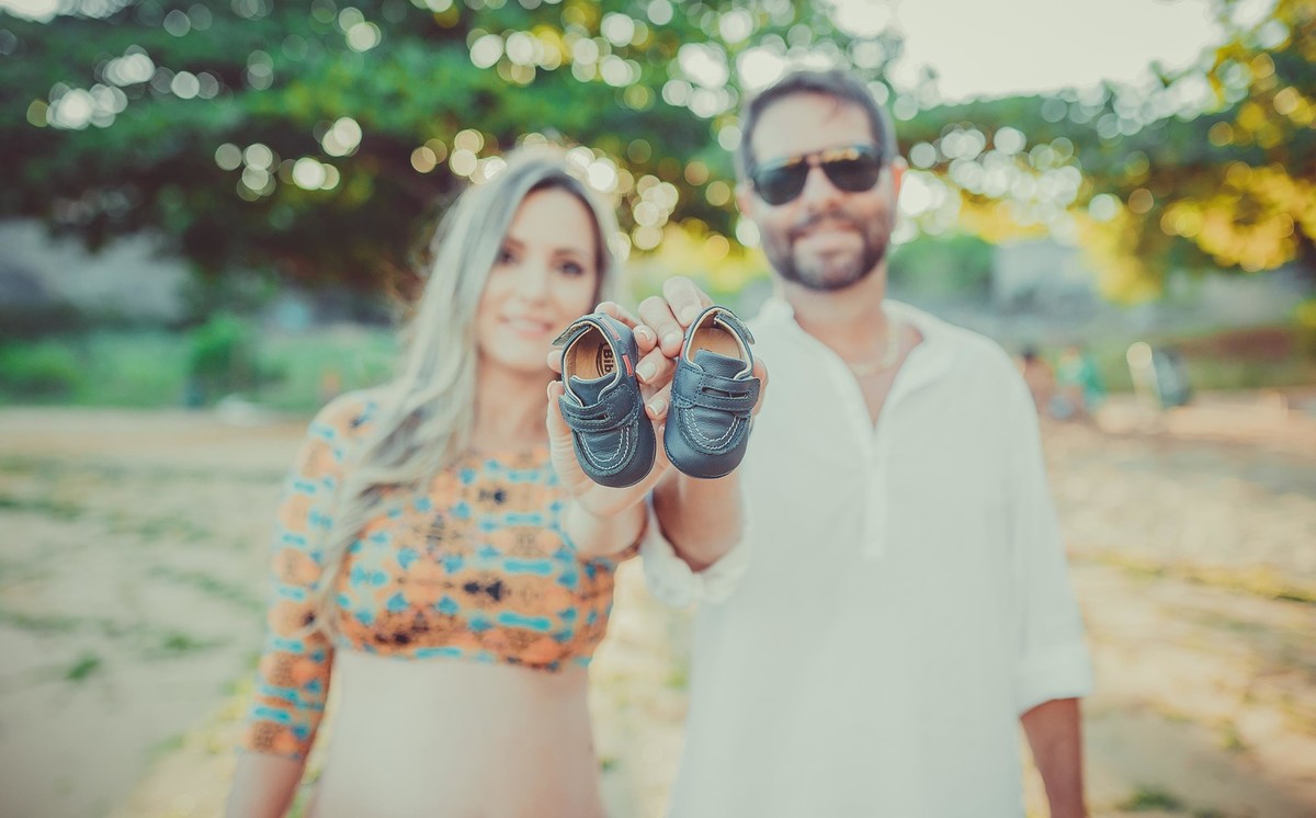 Gestante pregnant ensaio casa home saudável book fotos vitória vila velha roupa leveza bebê gestação neném por sol Golden hour ilha frade neném