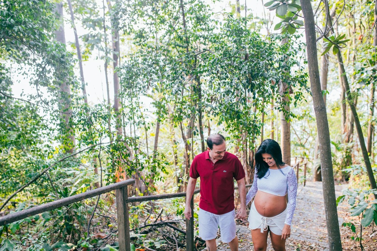Gestante pregnant ensaio casa home saudável book fotos vitória vila velha roupa leveza bebê gestação neném por sol Golden hour hotel ilha boi lingerie casal fotos sessão
