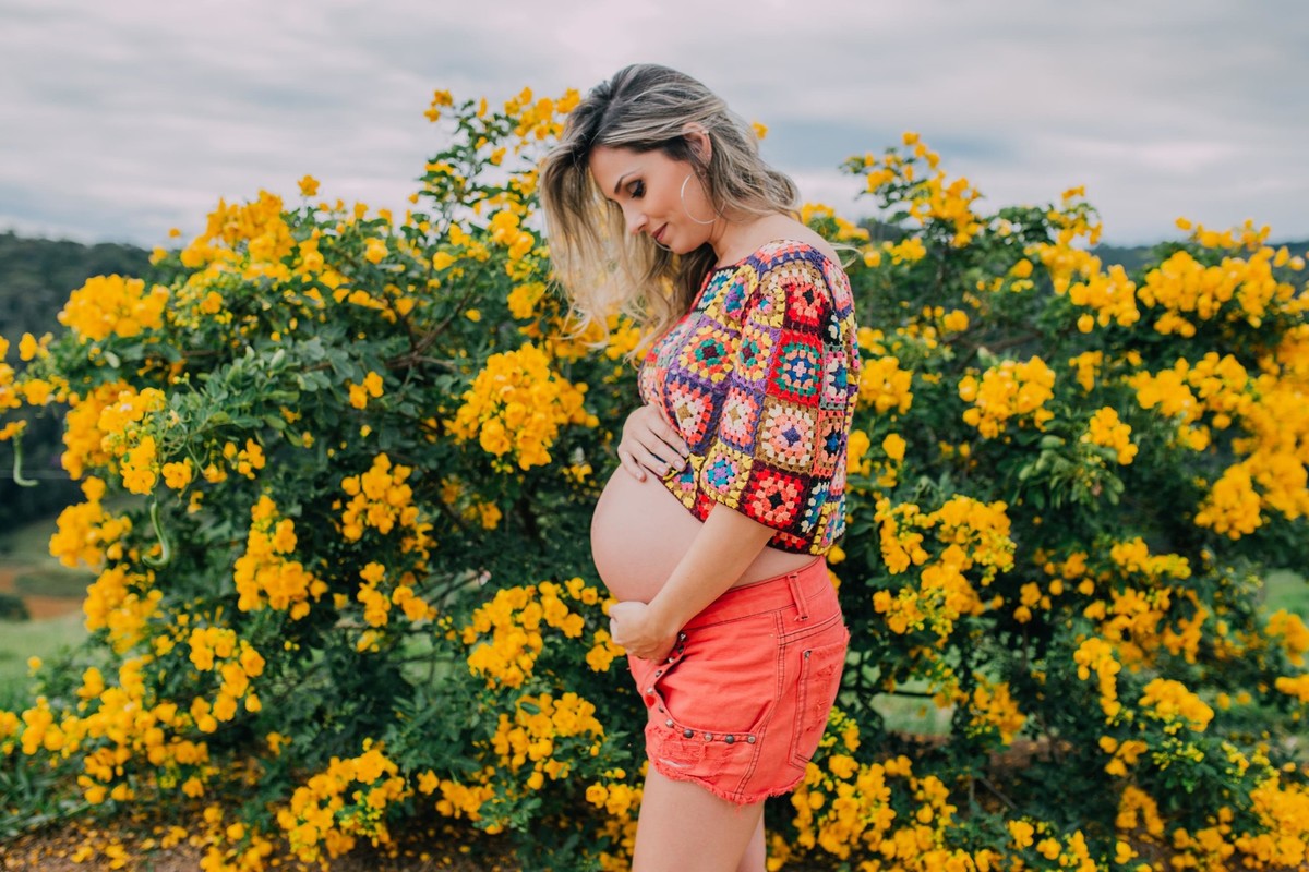 Gestante pregnant ensaio casa home saudável book fotos vitória vila velha roupa leveza bebê gestação neném fazenda sitio marechal Floriano casal amor felicidade serra capixaba pedra azul