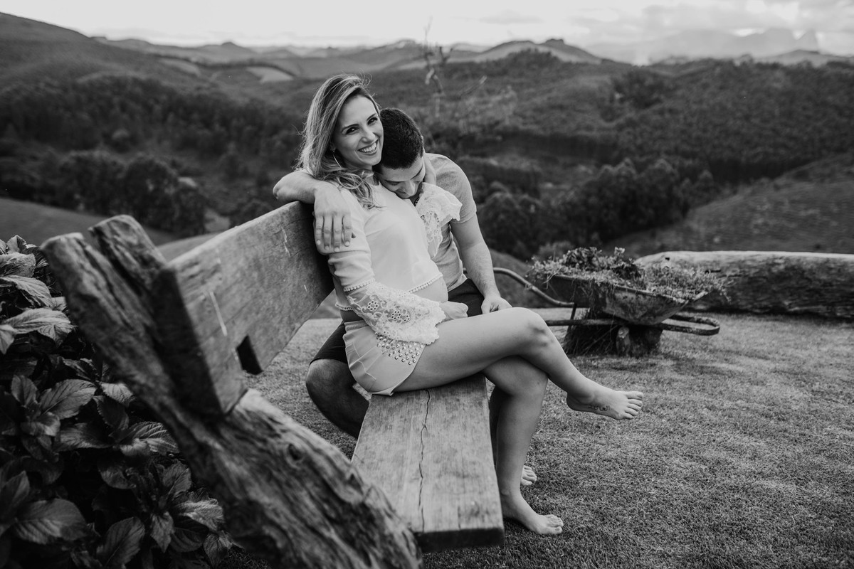 Gestante pregnant ensaio casa home saudável book fotos vitória vila velha roupa leveza bebê gestação neném fazenda sitio marechal Floriano casal amor felicidade serra capixaba pedra azul