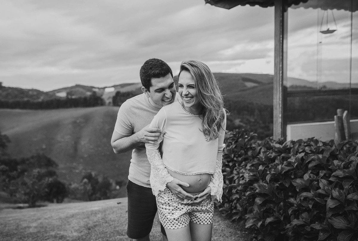 Gestante pregnant ensaio casa home saudável book fotos vitória vila velha roupa leveza bebê gestação neném fazenda sitio marechal Floriano casal amor felicidade serra capixaba pedra azul