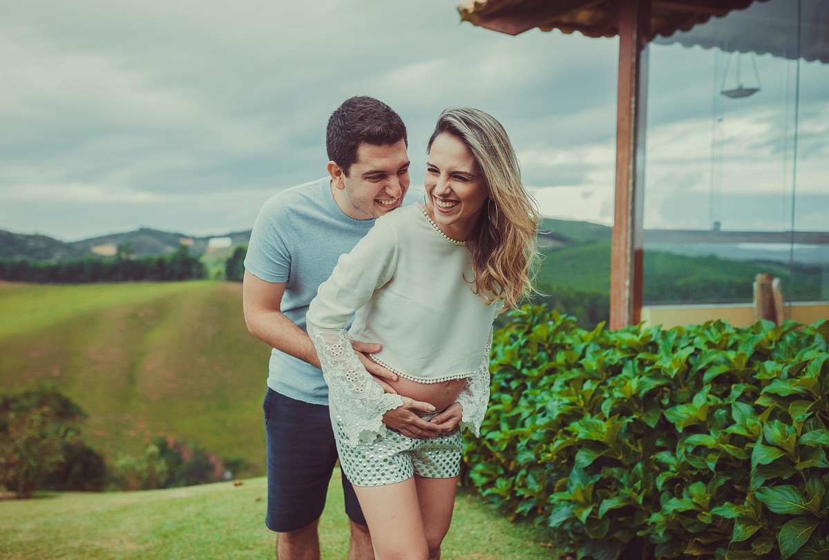 Gestante pregnant ensaio casa home saudável book fotos vitória vila velha roupa leveza bebê gestação neném fazenda sitio marechal Floriano casal amor felicidade serra capixaba pedra azul