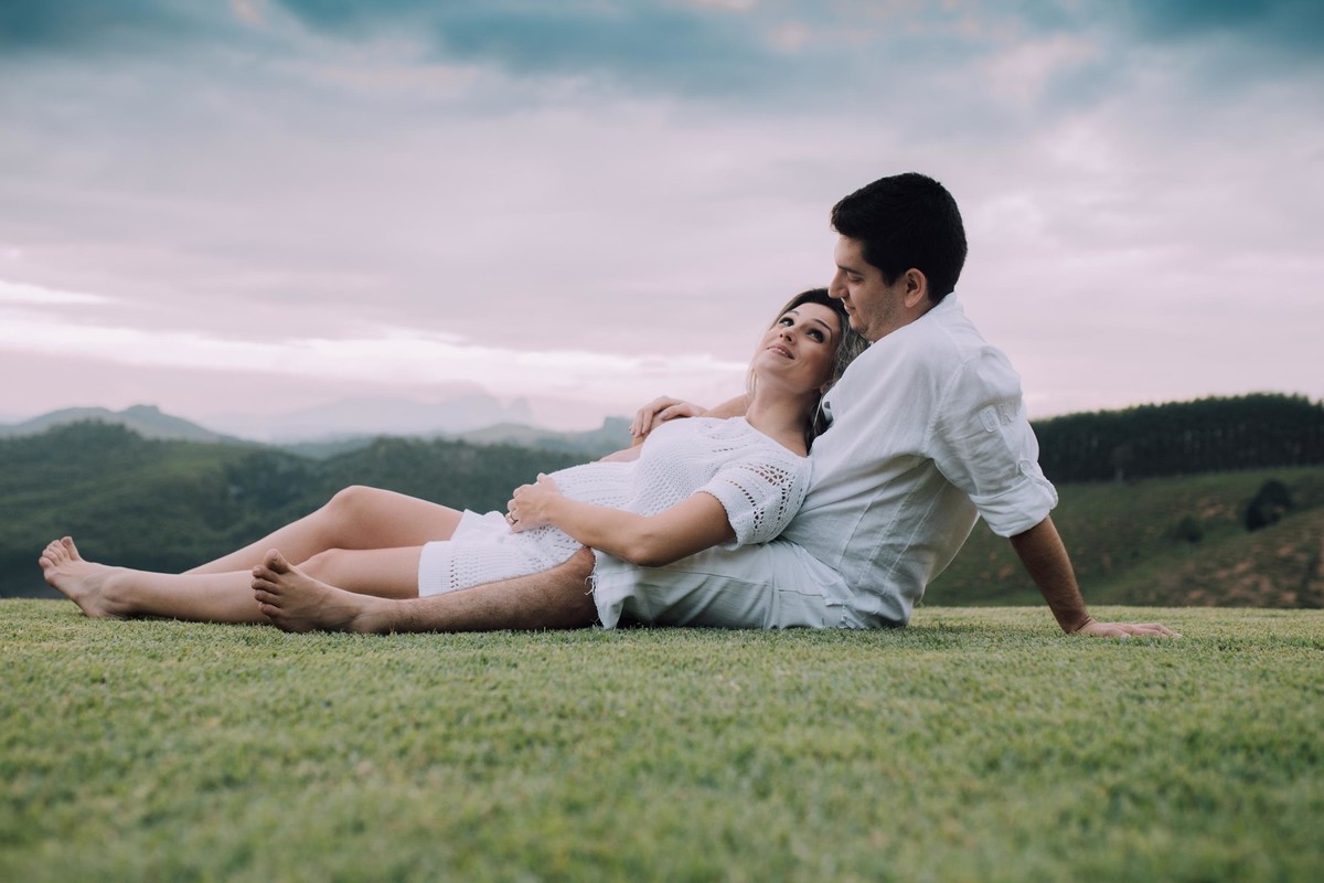 Gestante pregnant ensaio casa home saudável book fotos vitória vila velha roupa leveza bebê gestação neném fazenda sitio marechal Floriano casal amor felicidade serra capixaba pedra azul