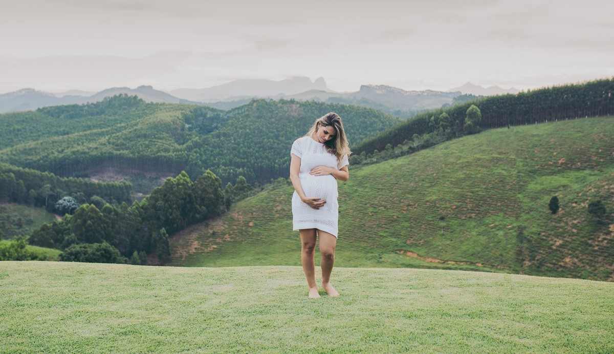 Gestante pregnant ensaio casa home saudável book fotos vitória vila velha roupa leveza bebê gestação neném fazenda sitio marechal Floriano casal amor felicidade serra capixaba pedra azul