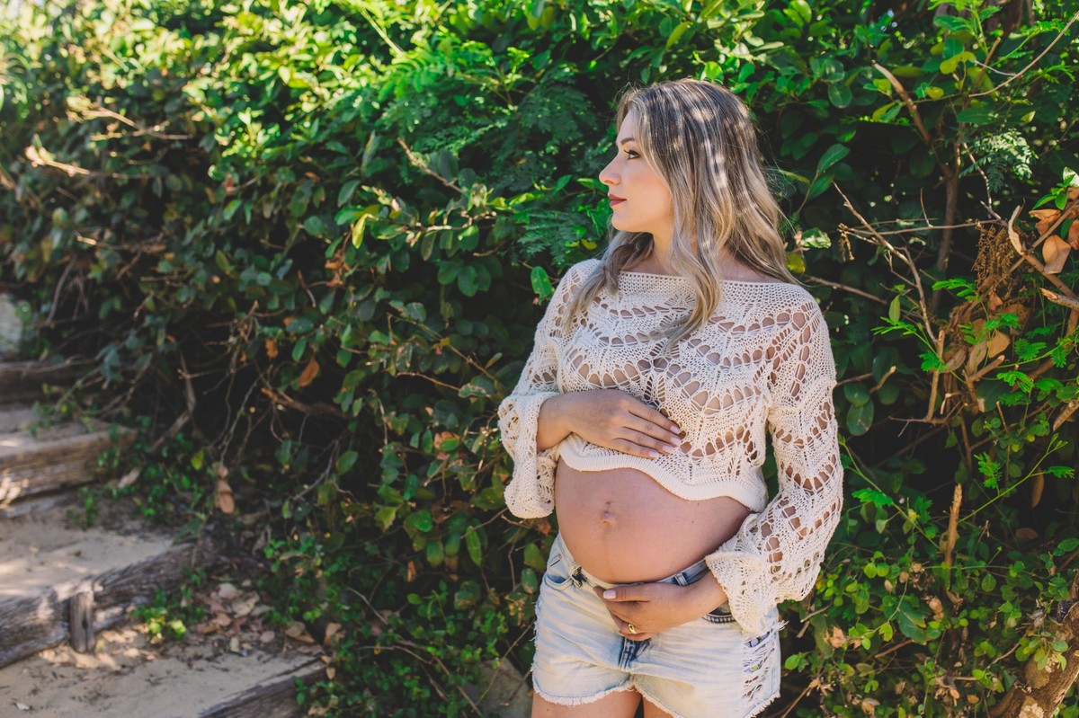 Gestante pregnant ensaio saudável book fotos vitória vila velha roupa leveza bebê gestação neném por sol Golden hour barra jucu neném amor casal Colatina por sol