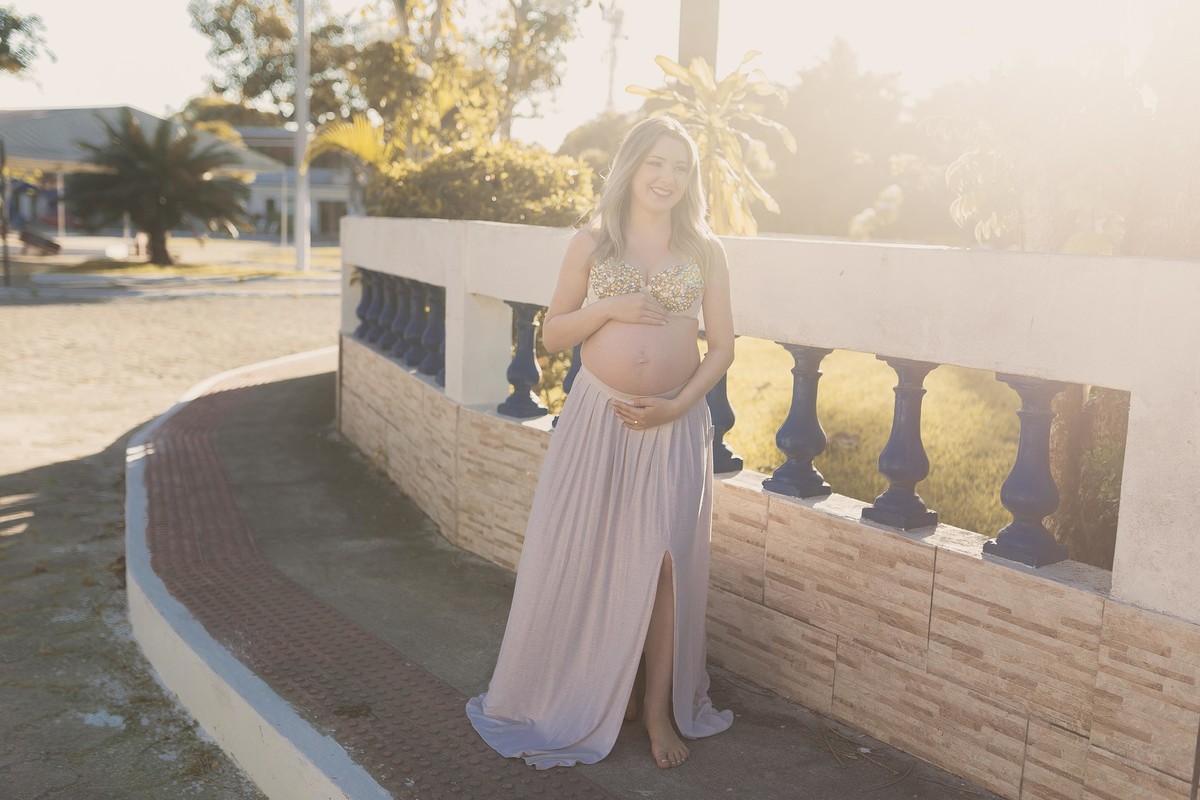 Gestante pregnant ensaio saudável book fotos vitória vila velha roupa leveza bebê gestação neném por sol Golden hour barra jucu neném amor casal Colatina por sol