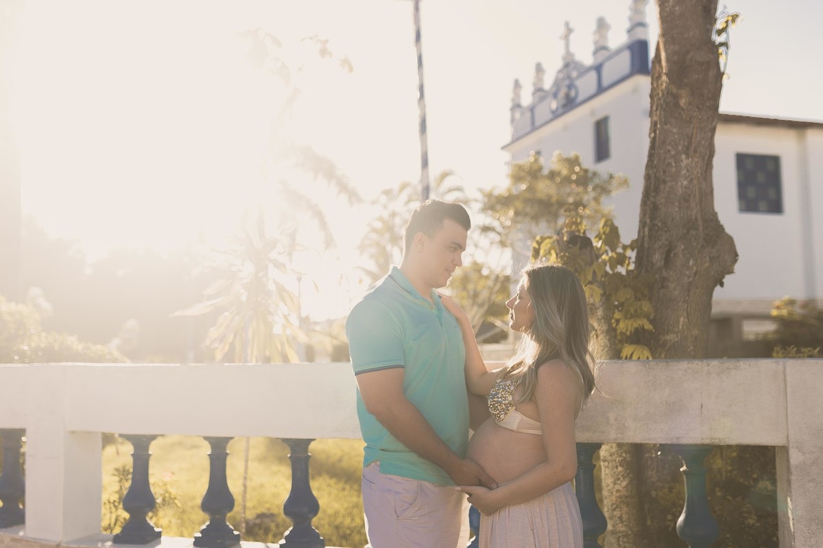 Gestante pregnant ensaio saudável book fotos vitória vila velha roupa leveza bebê gestação neném por sol Golden hour barra jucu neném amor casal Colatina por sol