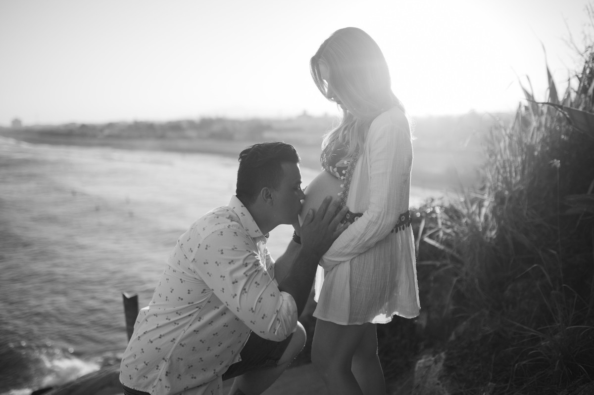 Gestante pregnant ensaio saudável book fotos vitória vila velha roupa leveza bebê gestação neném por sol Golden hour barra jucu neném amor casal Colatina por sol