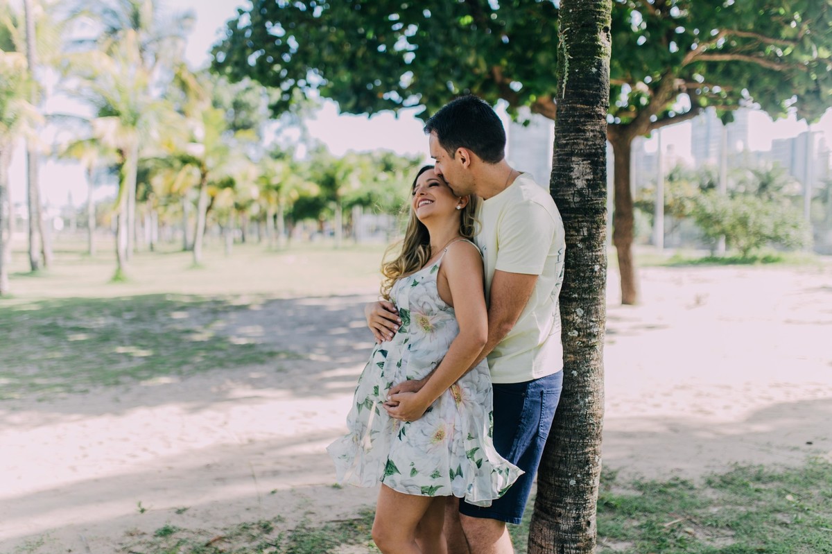 Gestante pregnant ensaio casa home saudável book fotos vitória vila velha roupa leveza bebê gestação neném por sol Golden hour ilha frade neném amor casal guarderia