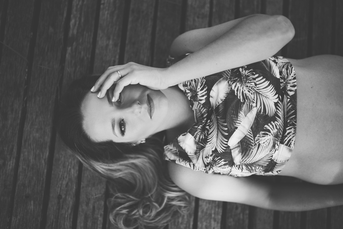 Gestante pregnant ensaio casa home saudável book fotos vitória vila velha roupa leveza bebê gestação neném por sol Golden hour ilha frade neném amor casal guarderia