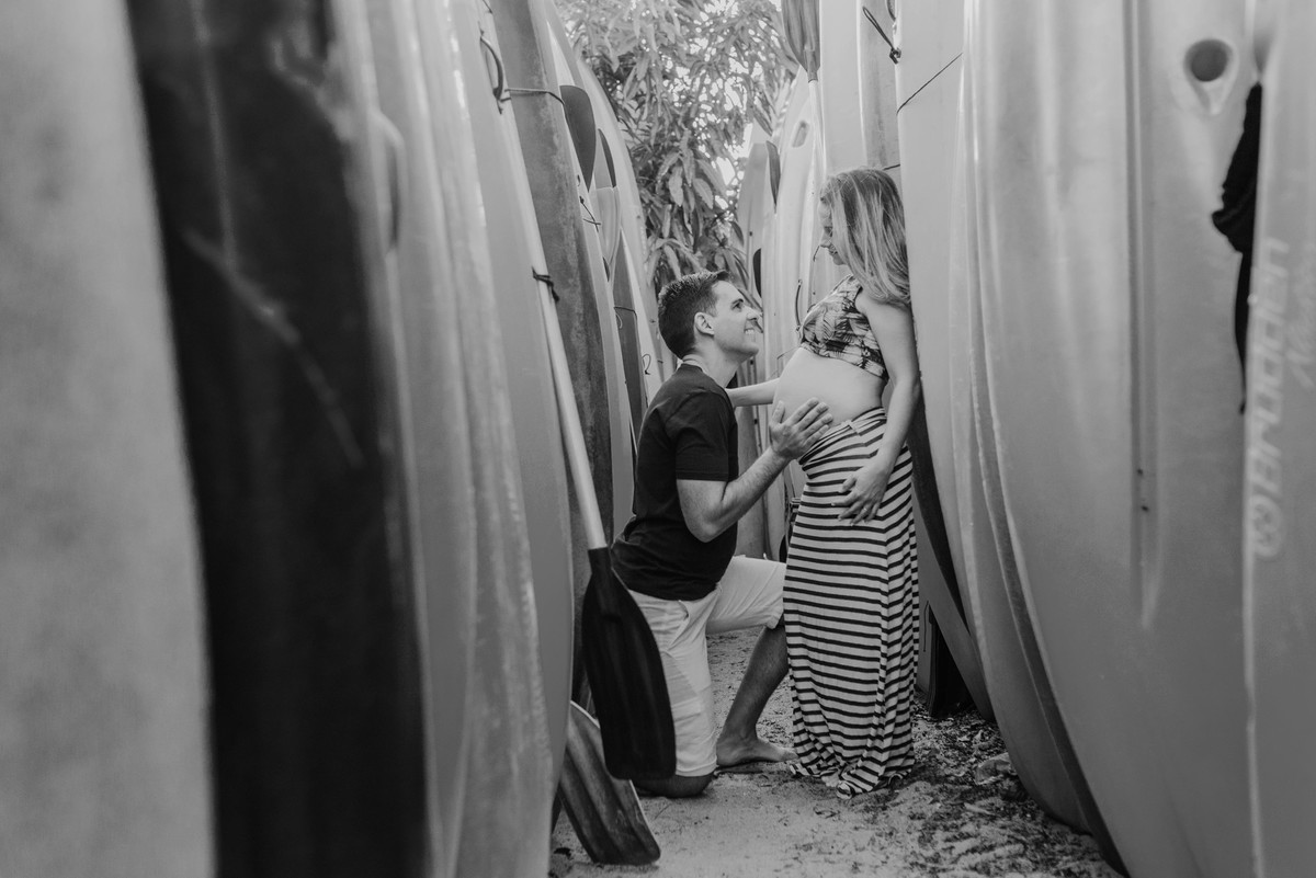Gestante pregnant ensaio casa home saudável book fotos vitória vila velha roupa leveza bebê gestação neném por sol Golden hour ilha frade neném amor casal guarderia