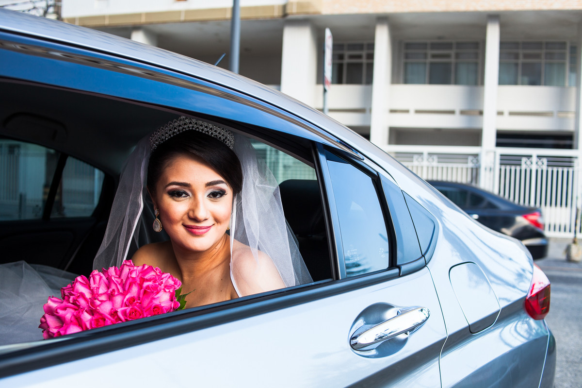 noiva no carro