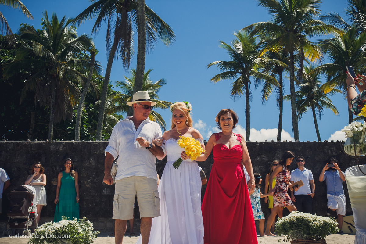 casamento na praia do guaruja