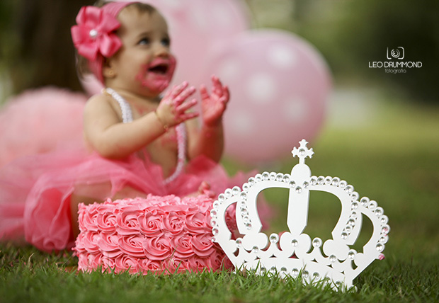 foto de criança em Sete Lagoas, fotógrafo de criança em Sete Lagoas, Smash The Cake em Sete Lagoas, menina, menino, princesa, aniversário de crinaça, fotos de aniversário, fotógrafo de aniversários,