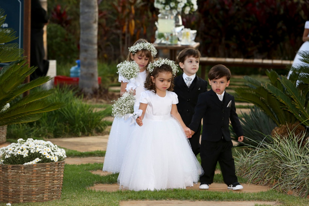 sabrina, tiago, casamento, jardim das macaubas, funilandia, casamento ao ar livre, wedding, leo drummond, pagens e damas