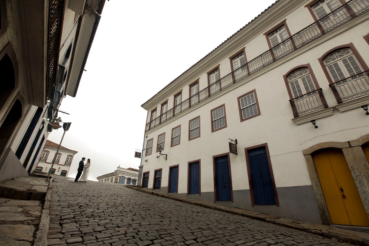 mercado, ouro preto, cidade histórica, pos wedding, pós casamento, christiane, fernando, produção, leo drummond
