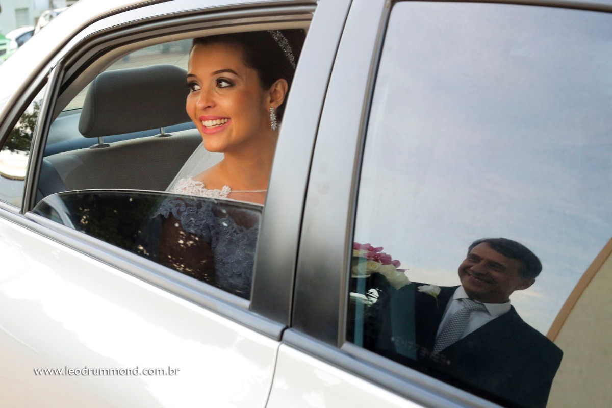 noivo, marquinho, making, caetanopolis, igreja matriz, casamento em, fotografo de casamento, dia especial, ceu azul, Carol e marquinho, desespetados, familia Dalle