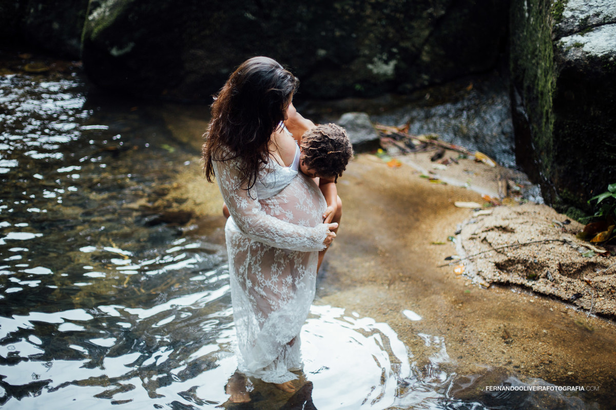 Sessão gestante da Camila em Ilhabela. A espera da bebê Lizzie. Gestação_mãe_grávida_gestante_ensaio_praia_cachoeira_sessão_fotos_fotografia_fernando_oliveira_fotografo