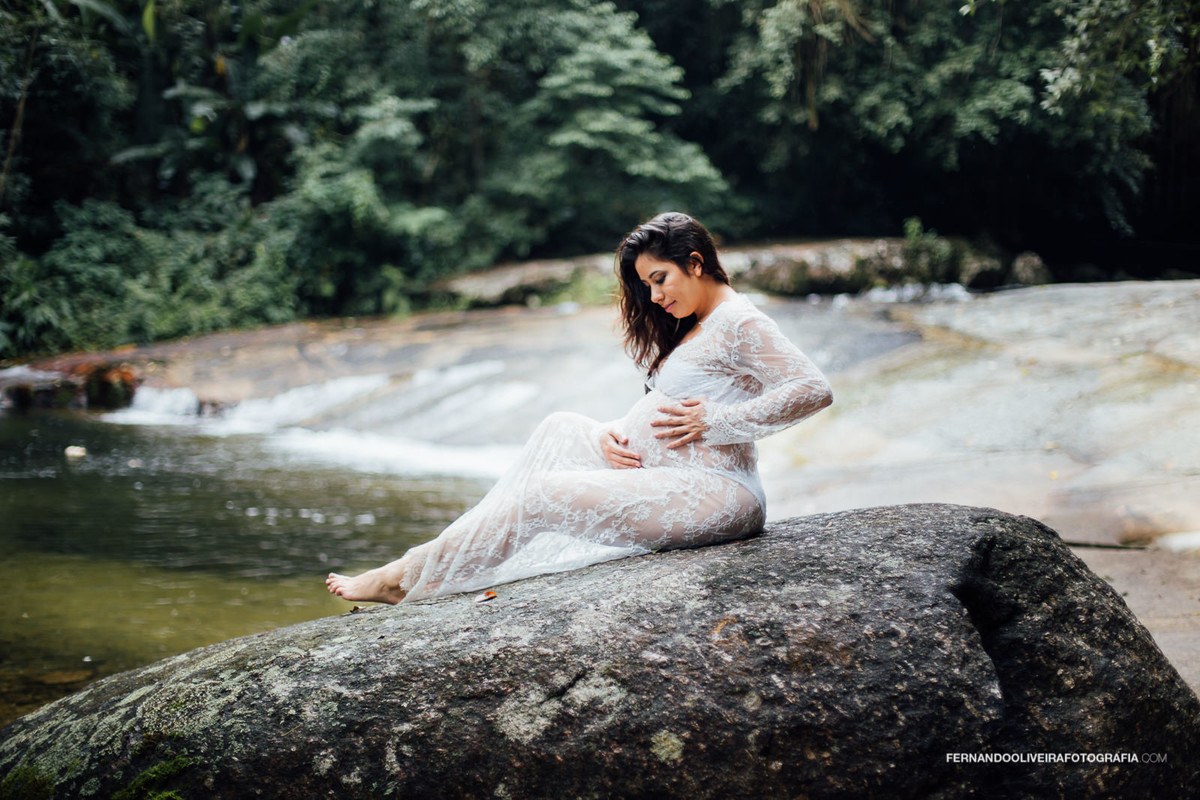 Sessão gestante da Camila em Ilhabela. A espera da bebê Lizzie. Gestação_mãe_grávida_gestante_ensaio_praia_cachoeira_sessão_fotos_fotografia_fernando_oliveira_fotografo