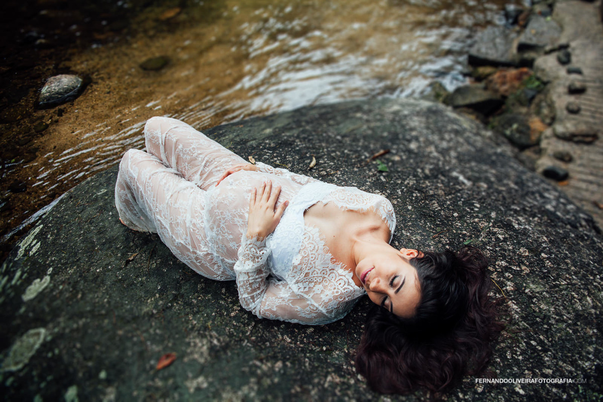 Sessão gestante da Camila em Ilhabela. A espera da bebê Lizzie. Gestação_mãe_grávida_gestante_ensaio_praia_cachoeira_sessão_fotos_fotografia_fernando_oliveira_fotografo