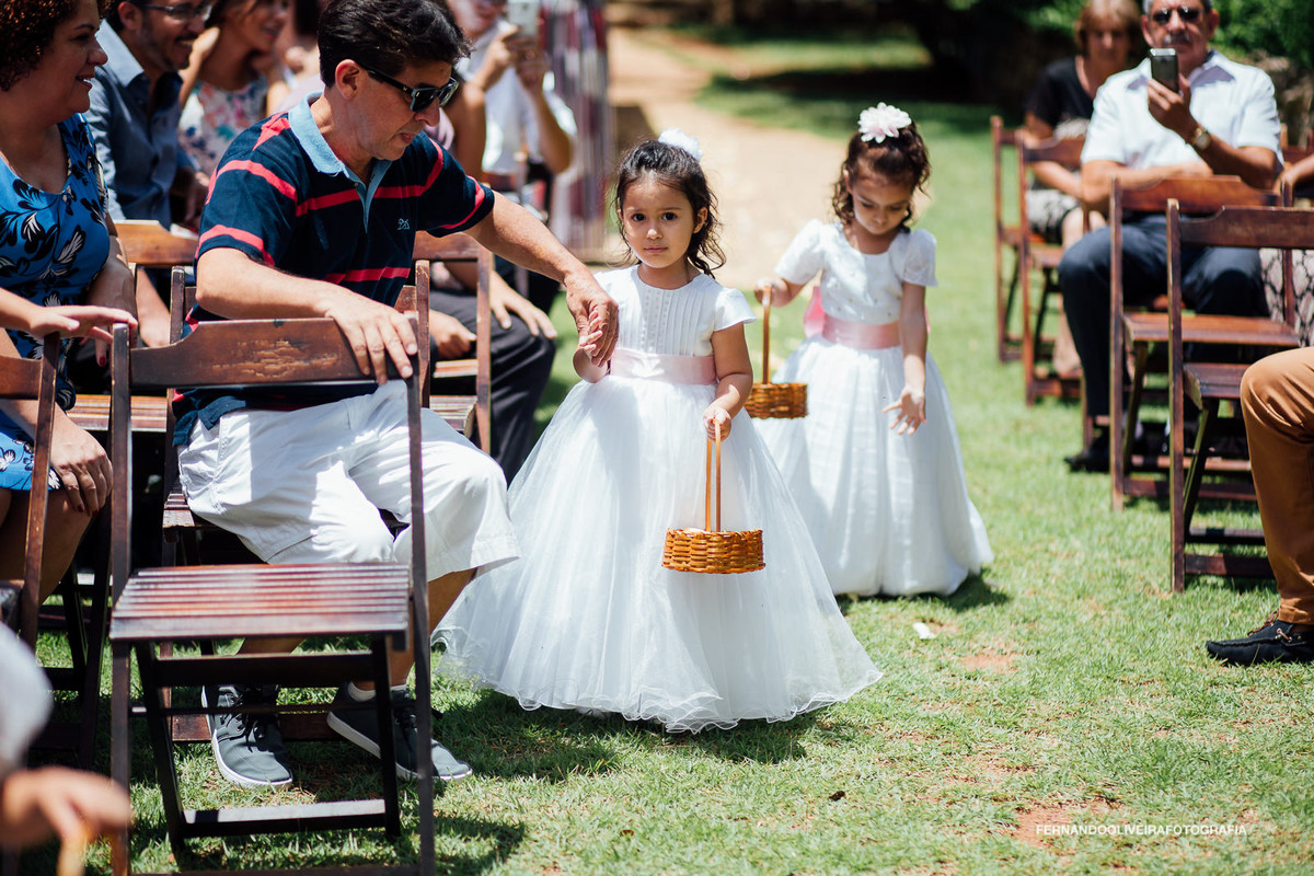 damas de casamento ao ar livre