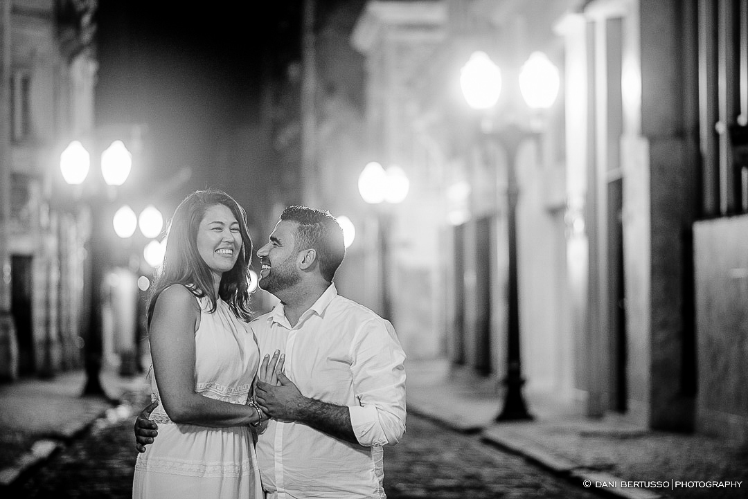 Ensaio fotográfico em Santos - Fotos na Bolsa do Café - Pre wedding - Destination wedding - Fotografia de Casamento - Sessão de fotos na Praia - Fotógrafa de Casamentos em SP - Dani Bertusso