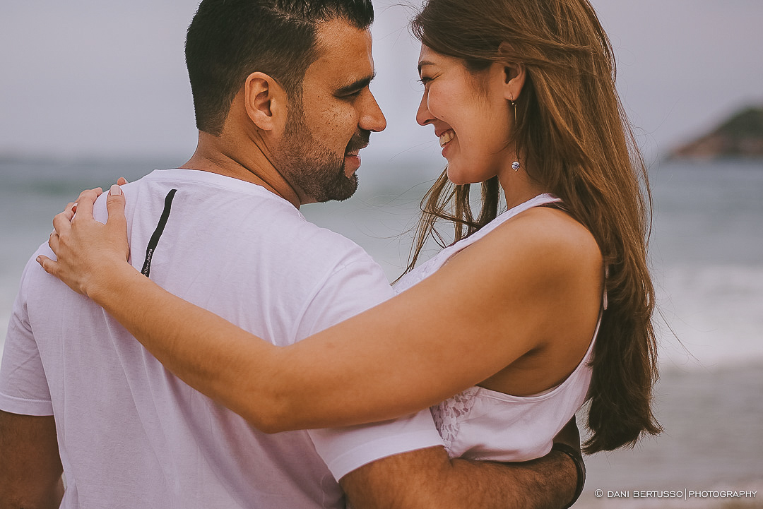 Ensaio fotográfico em Santos - Fotos na Bolsa do Café - Pre wedding - Destination wedding - Fotografia de Casamento - Sessão de fotos na Praia - Fotógrafa de Casamentos em SP - Dani Bertusso