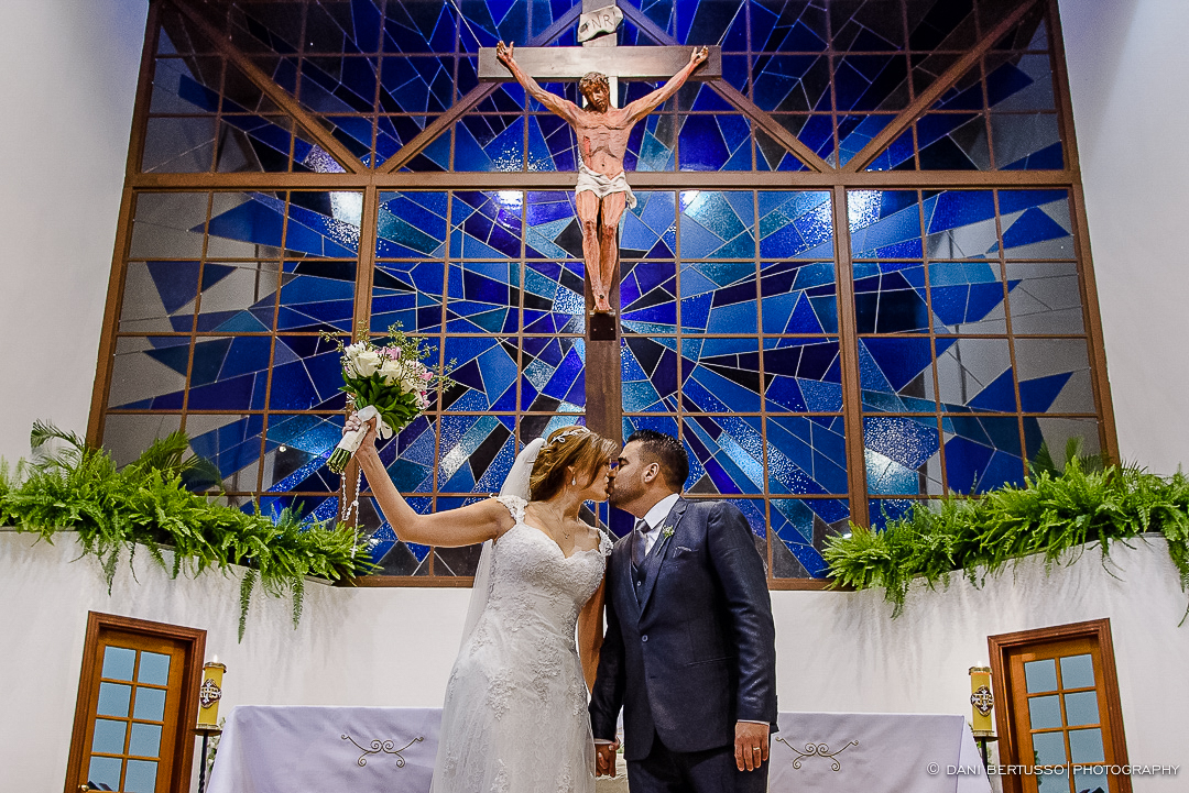 Casamento - Wedding - Destination wedding - Fotografia de Casamento - Fotógrafa de Casamentos em SP - Dani Bertusso - Igreja Bom Pastor - Espaço Armazem 465 Alphaville