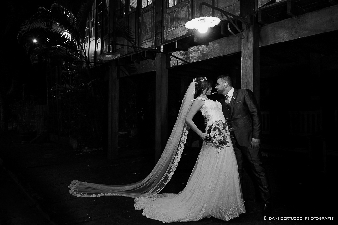 Casamento - Wedding - Destination wedding - Fotografia de Casamento - Fotógrafa de Casamentos em SP - Dani Bertusso - Igreja Bom Pastor - Espaço Armazem 465 Alphaville