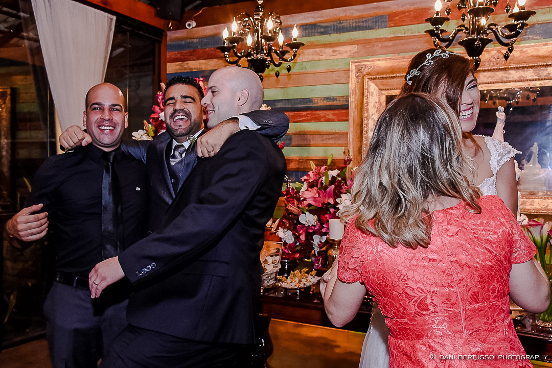 Casamento - Wedding - Destination wedding - Fotografia de Casamento - Fotógrafa de Casamentos em SP - Dani Bertusso - Igreja Bom Pastor - Espaço Armazem 465 Alphaville
