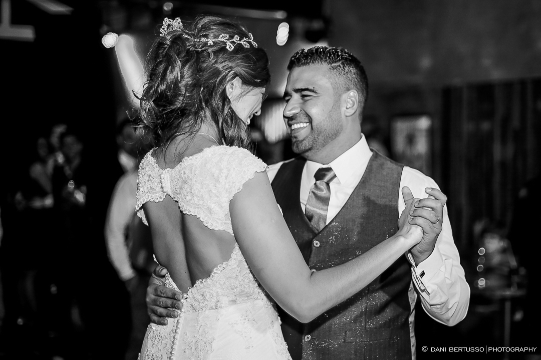 Casamento - Wedding - Destination wedding - Fotografia de Casamento - Fotógrafa de Casamentos em SP - Dani Bertusso - Igreja Bom Pastor - Espaço Armazem 465 Alphaville