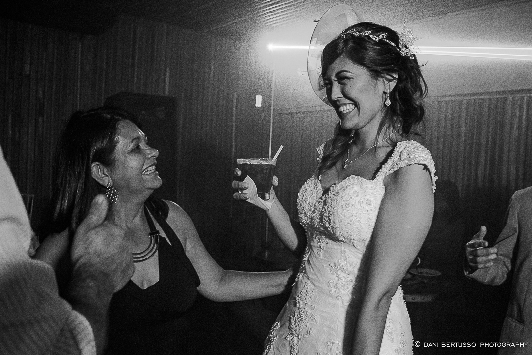 Casamento - Wedding - Destination wedding - Fotografia de Casamento - Fotógrafa de Casamentos em SP - Dani Bertusso - Igreja Bom Pastor - Espaço Armazem 465 Alphaville