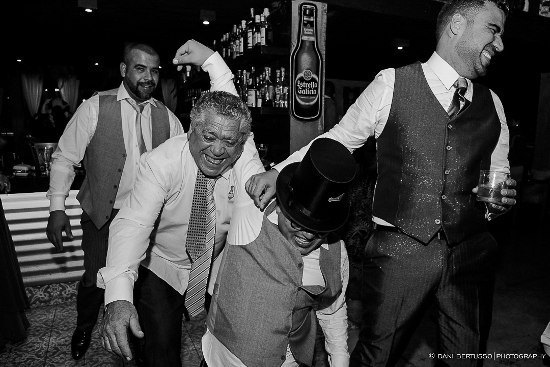 Casamento - Wedding - Destination wedding - Fotografia de Casamento - Fotógrafa de Casamentos em SP - Dani Bertusso - Igreja Bom Pastor - Espaço Armazem 465 Alphaville